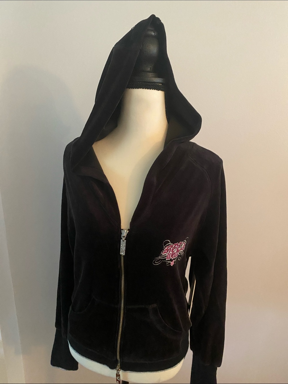 Rocawear NWT medium Y2K NWT velour hoodie - Picture 3 of 10